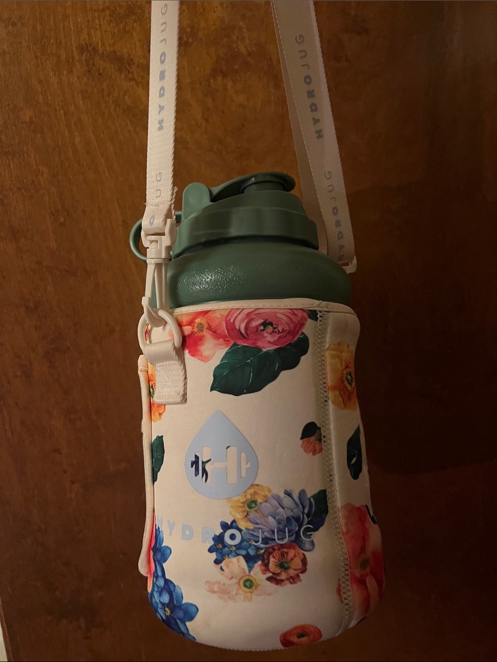 HydroJug Floral Neoprene Bottle Carrier in Cream and Green